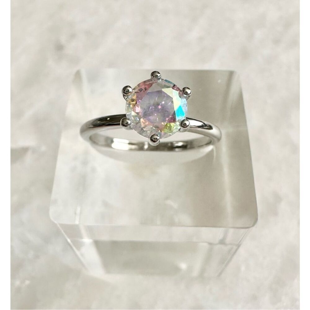 Iridescent round cut cocktail ring ￼ - Picture 3 of 5